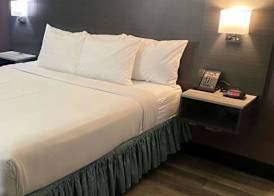 La Quinta Inn by Wyndham Bakersfield South 5