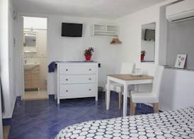 Casetta Minghitto Relaxing rooms in Capri 5