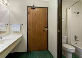 Super 8 by Wyndham Reedsburg 3