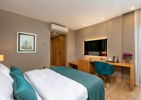 Pukka Hotel 4