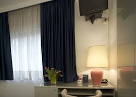 Club Hotel 4