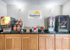 Days Inn by Wyndham Pittsburgh-Harmarville 4