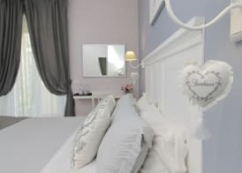 Roman Holiday Charming 4