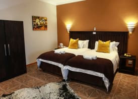 Woodlands Guest House 2