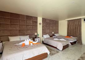 Full Pyramids View Apartment with Balcony For 8 P 5