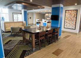 Holiday Inn Express & Suites DAYTON SW - UNIVERSITY AREA by IHG 3