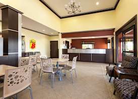 Super 8 by Wyndham Fairfield Tx 2