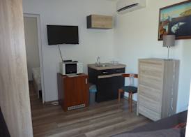Zsanett Hotel 5