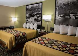 Econo Lodge Canton North 2