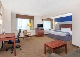 Baymont by Wyndham Dubuque 3