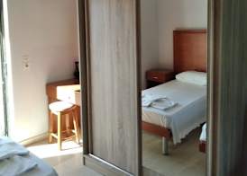 Olga Beach Apartments 4