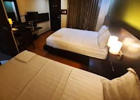 Lorenzzo Suites Hotel Makati 4