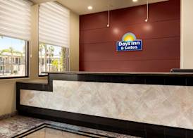 Days Inn & Suites by Wyndham Anaheim At Disneyland Park 3
