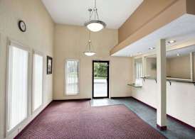 Travelodge by Wyndham La Porte/Michigan City Area 2