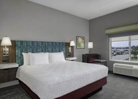 Hampton Inn Midland, On 5