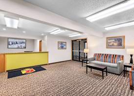 Super 8 by Wyndham Oelwein 4