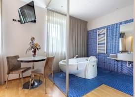 Aston Hotel 5