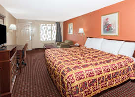 Knights Inn - Tucker 5