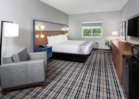 AmericInn by Wyndham Eagle River Downtown 5