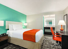 Dover Inn and Suites 4