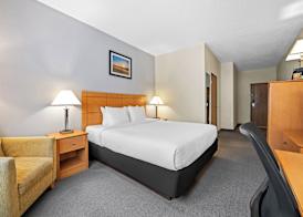 Quality Inn Dubuque on Hwy 20 4