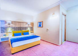 Club Big Blue Suit Hotel 2