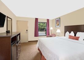 Baymont by Wyndham Greenville 5