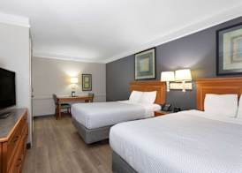 La Quinta Inn by Wyndham Pensacola 5