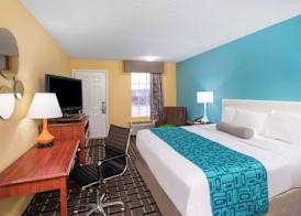 Howard Johnson by Wyndham Dalton 4