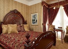 Queen Anne 4