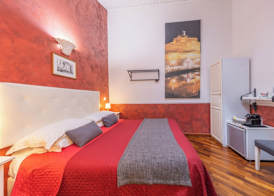 Room-skylight Double Room in History Hou 4