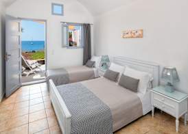 Akrotiri Hotel 2