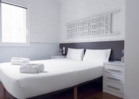 Enjoybcn Gaudi Apartments 4