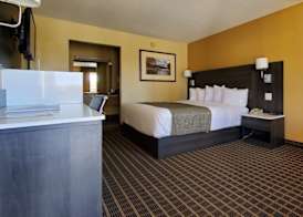 Ramada by Wyndham Flagstaff East 5