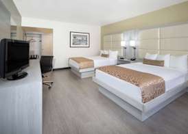 Ramada by Wyndham Burbank Airport 5