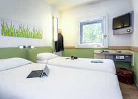 First Inn Hotel 4