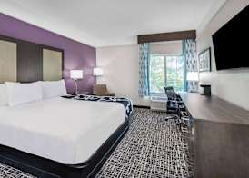La Quinta Inn & Suites by Wyndham Norfolk 4