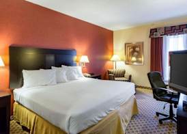 Quality Inn & Suites Oakwood Village - Cleveland South 4