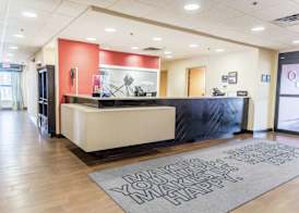 Hampton Inn Muskegon 3