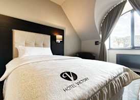 Hotel Victory 4