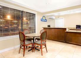 Days Inn by Wyndham Kingman East 2