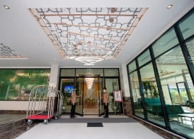 Pattaya Discovery Beach Hotel 2