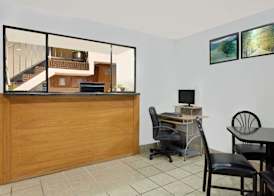 Super 8 by Wyndham Waynesboro 3