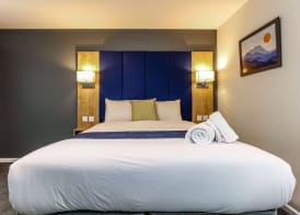 Days Inn by Wyndham Warwick North M40 5