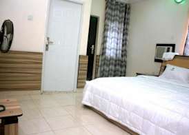 Mayoral Hotel & Suite 5
