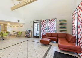 Rodeway Inn Magic Mountain Area 5