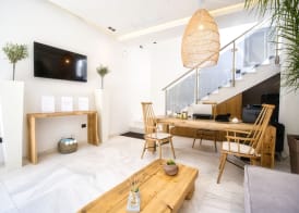 Emily's Luxury Suites 2