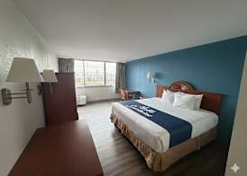 Days Inn by Wyndham Sidney OH 5