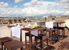 The Independent Hotel 5