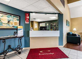 Econo Lodge Inn & Suites Dickson 4